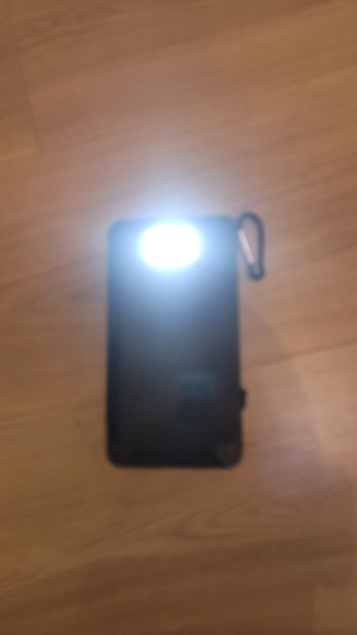 PowerBank 20000 mAh – ładowanie solarne + bezprzewodowe