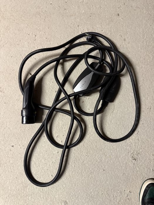 Tesla зарядка original Європа