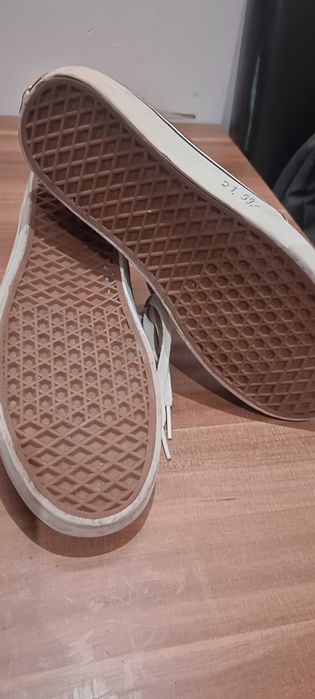 Buty Vans Chukka Low męskie 43 / US 9.5 czerwone zamszowe sneakersy