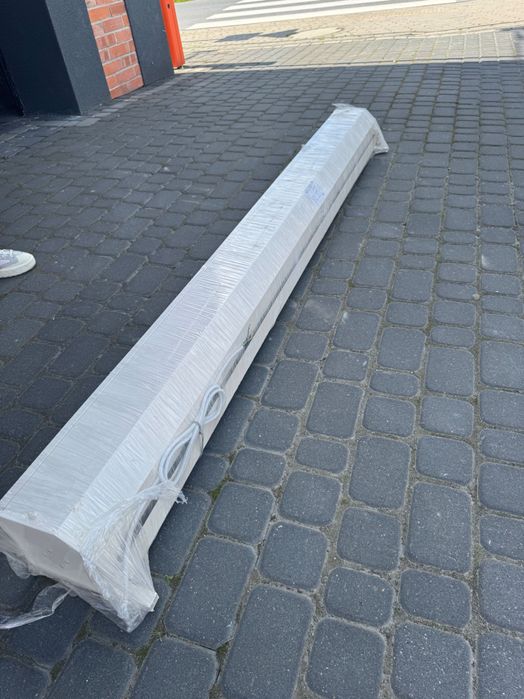 Roleta natynkowa w kolorze 9001 RAL