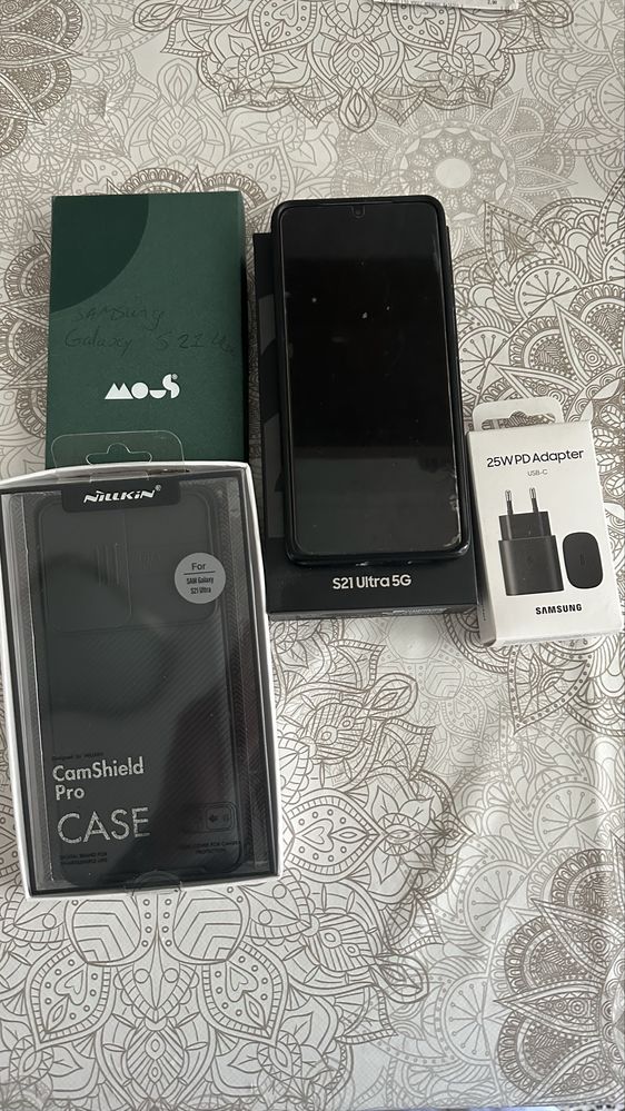 Samsung Galaxy S21 Ultra 5G + extras