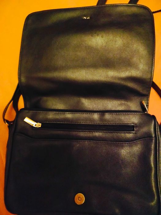 Женские вещи подарю