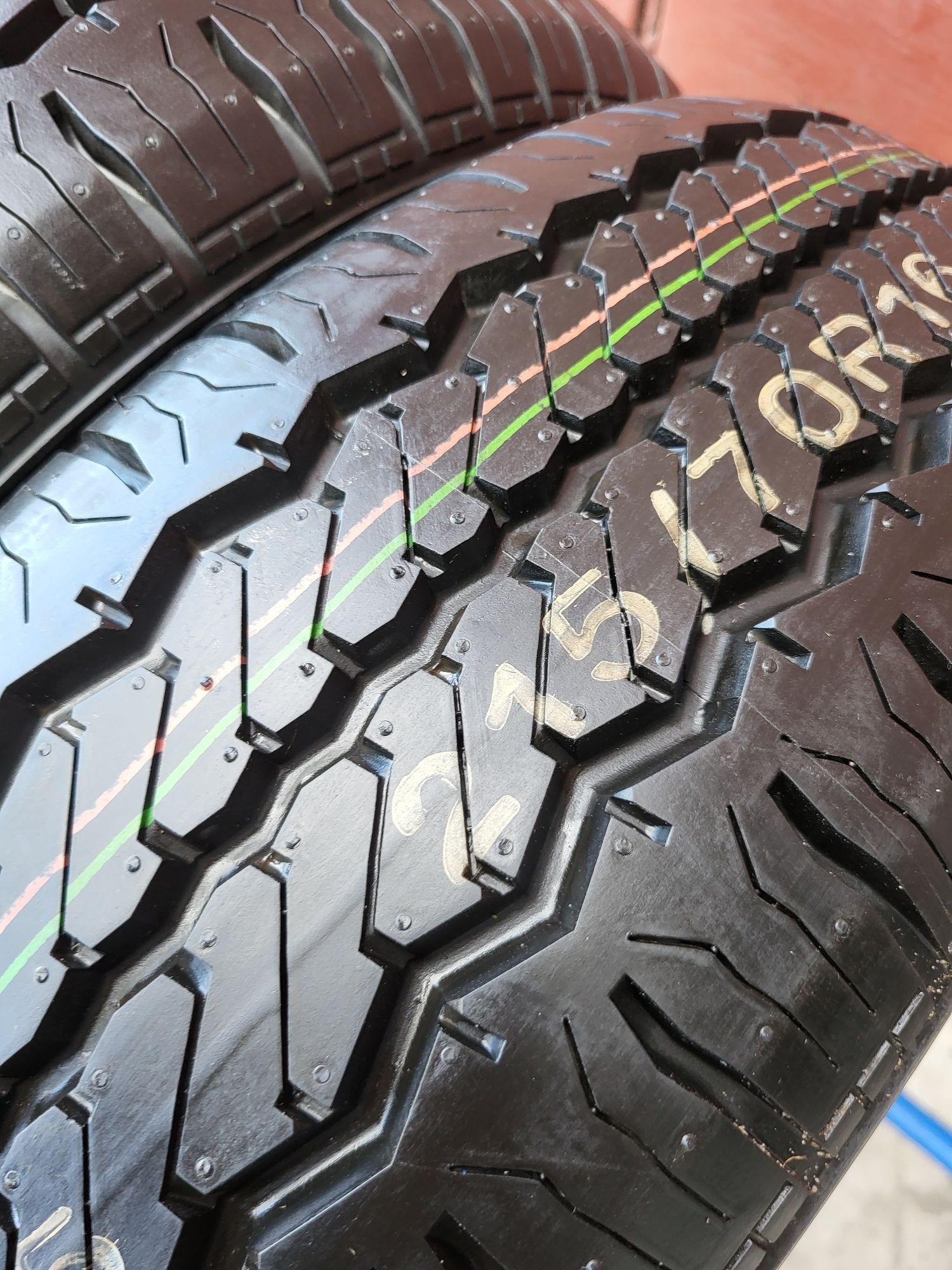 215/70/16C R16C Hankook Radial RA08 2шт ціна за 1шт шини