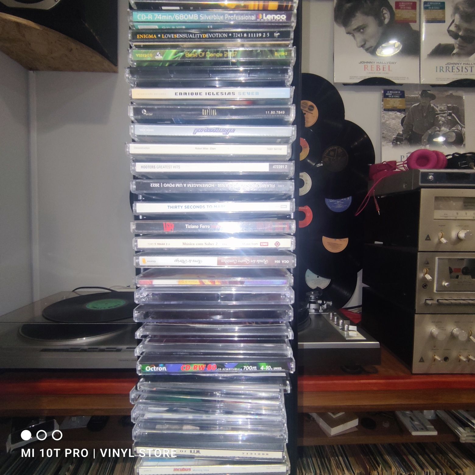Arquivador Estante com +- 90 CD expositor como NOVO