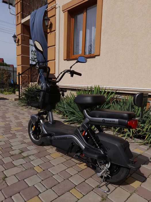 Продам елекроскутер кросер CR1