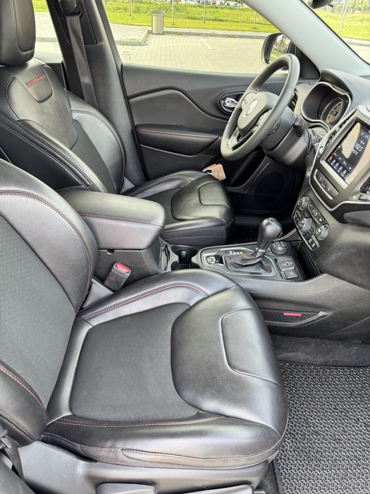 Jeep Cherokee Trailhawk 2021 року