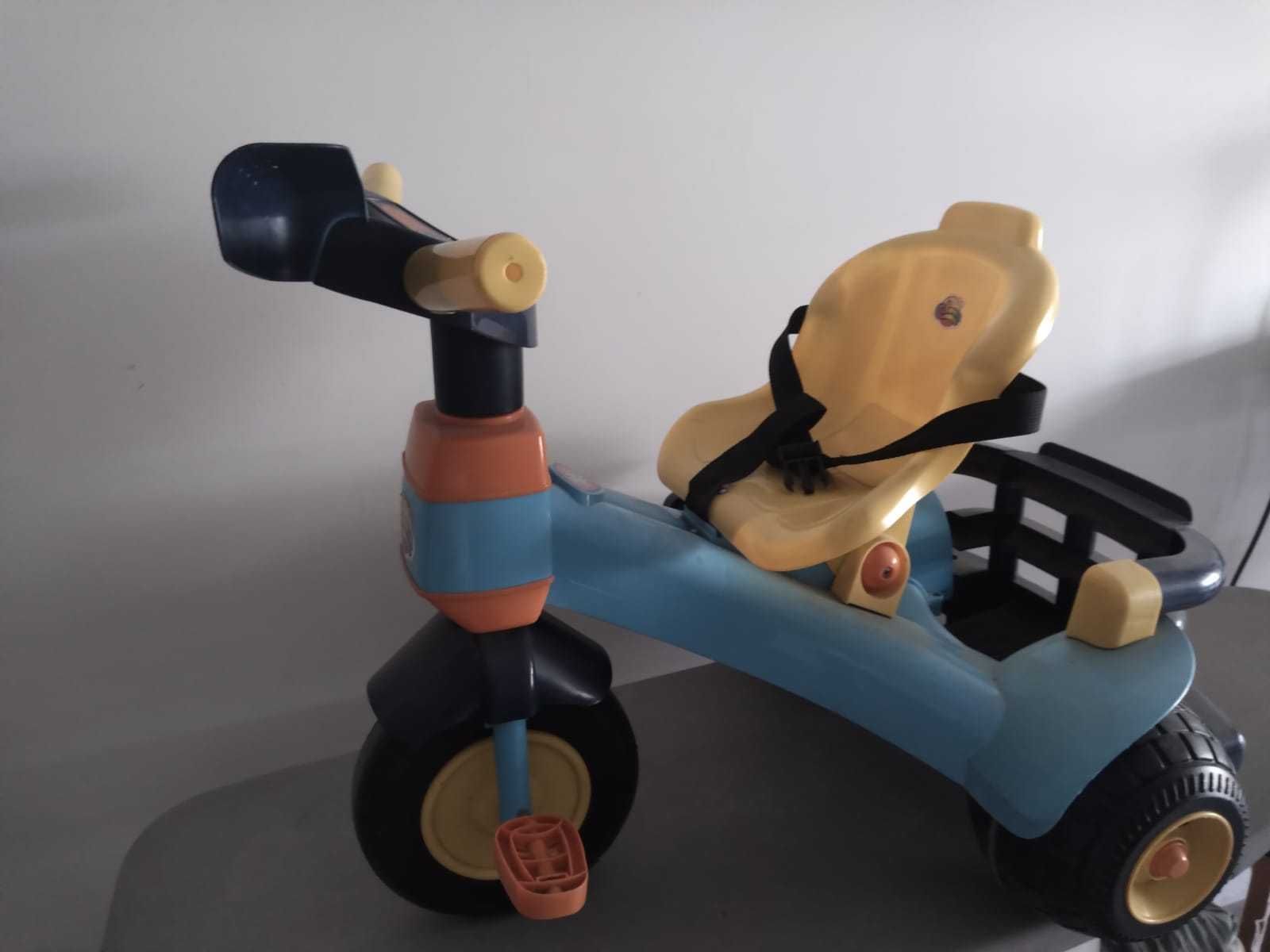 Triciclo Crianças em Plástico