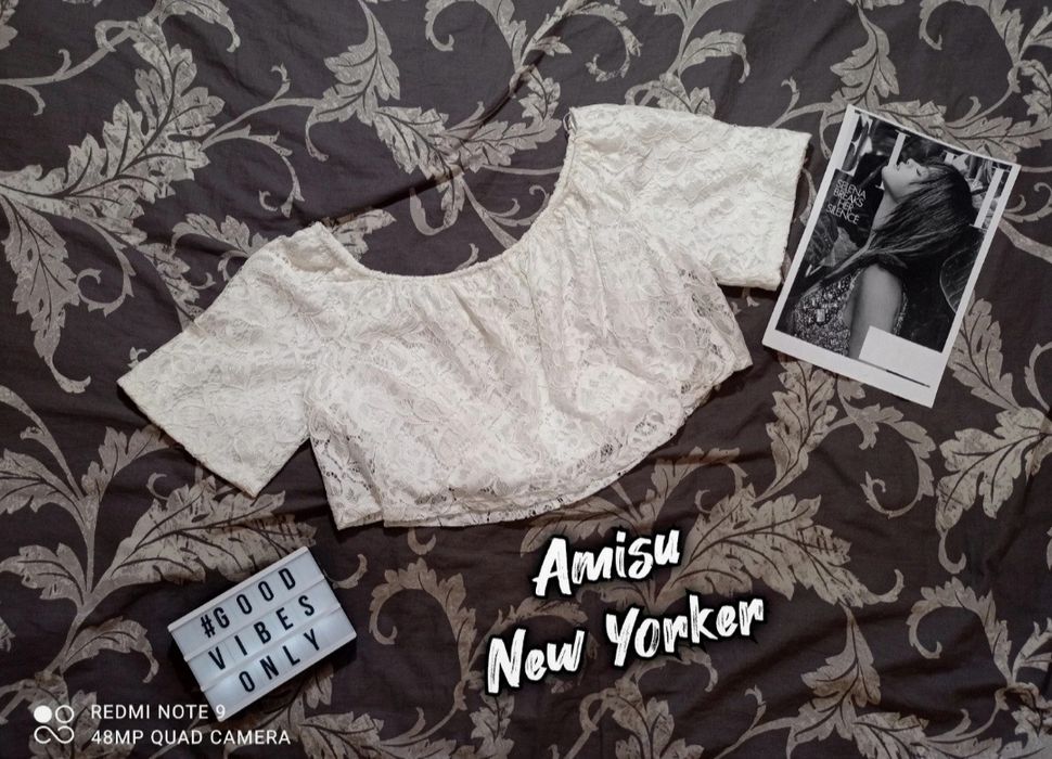 New Yorker, Amisu, biały koronkowy crop top, L/40