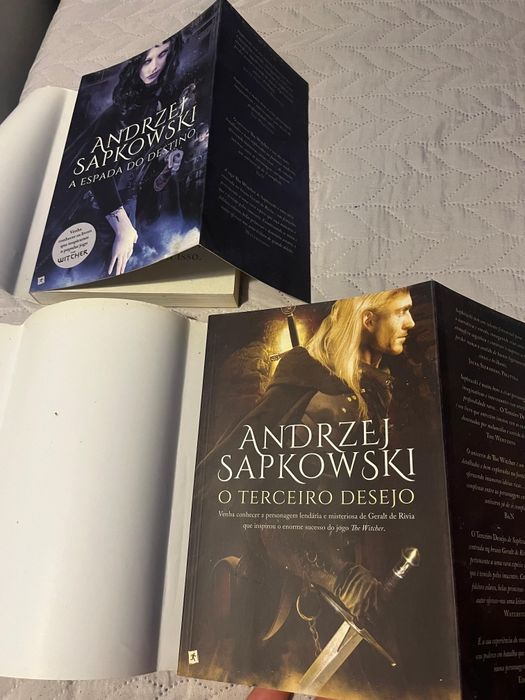 Livros da série "The Witcher"