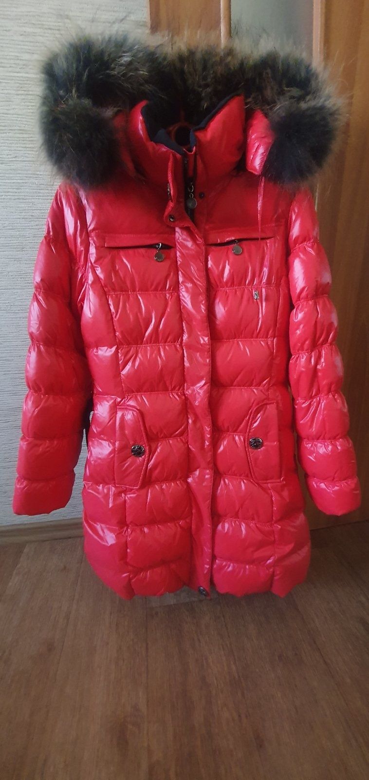 Продам пуховик новый