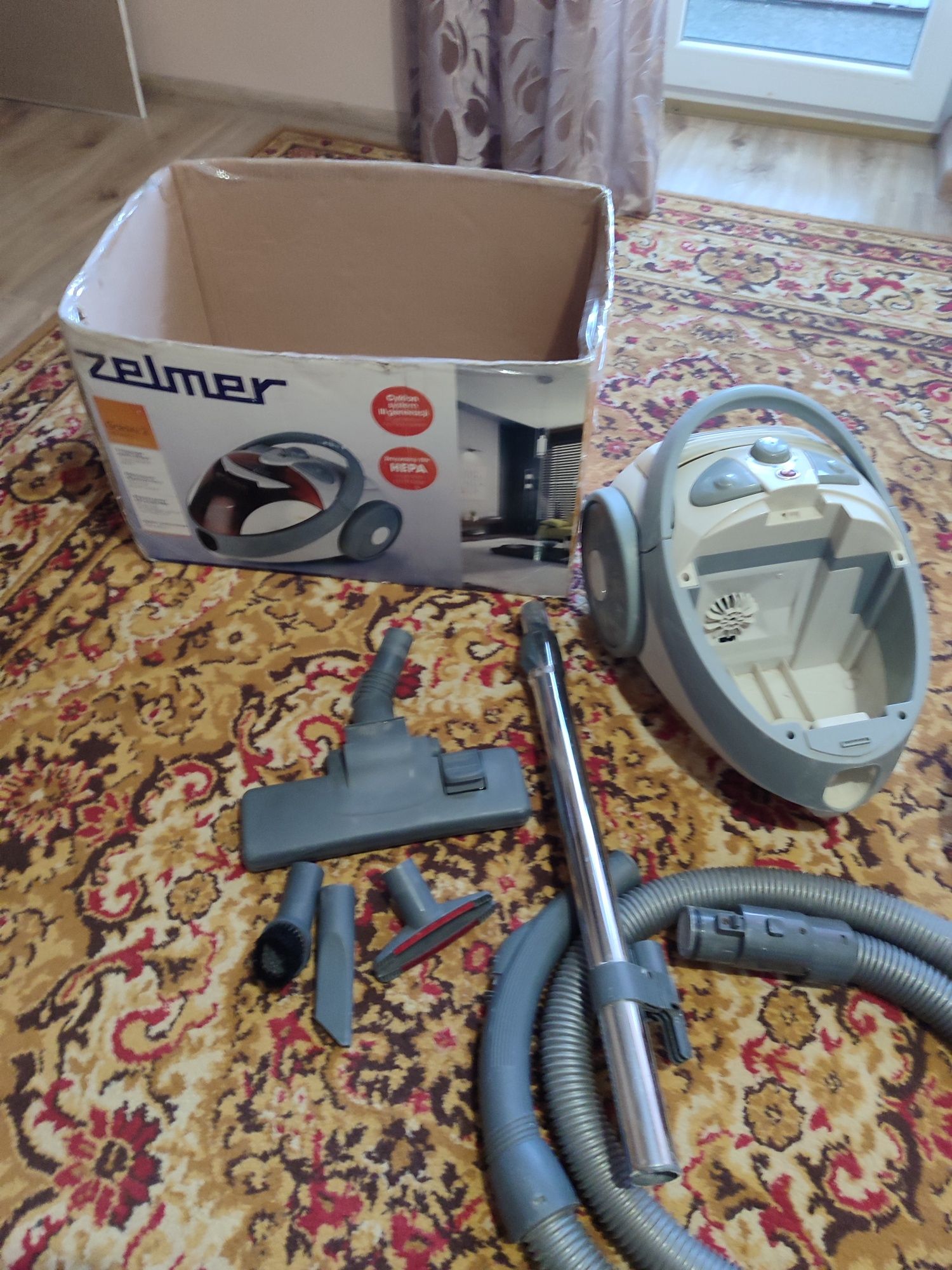 Продається пилосос Zelmer
