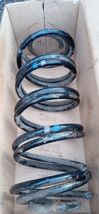 Продам пружини в отличном состоянии не просевшее golf 4