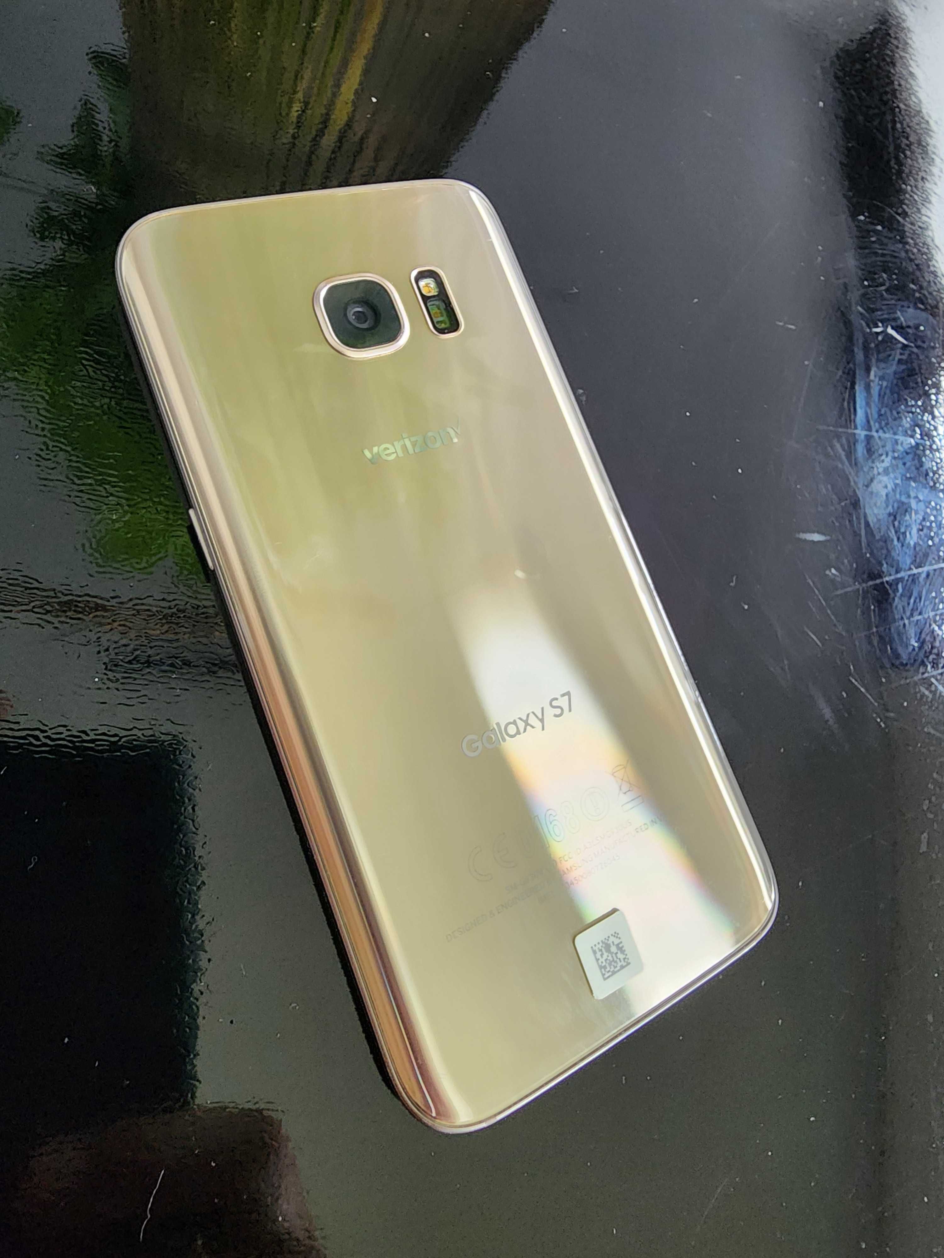 Мобильный телефон  Samsung Galaxy S7