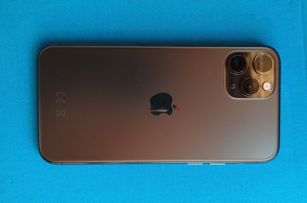 iPhone 11 pro max 64g
