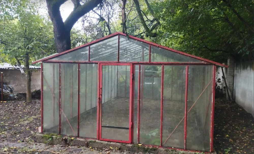 "1/2 частина будинку   з ділянкою і гаражем