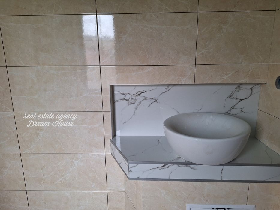 1 кімнатна 50,3 м  у центрі с. Щасливе 8 км від Києва