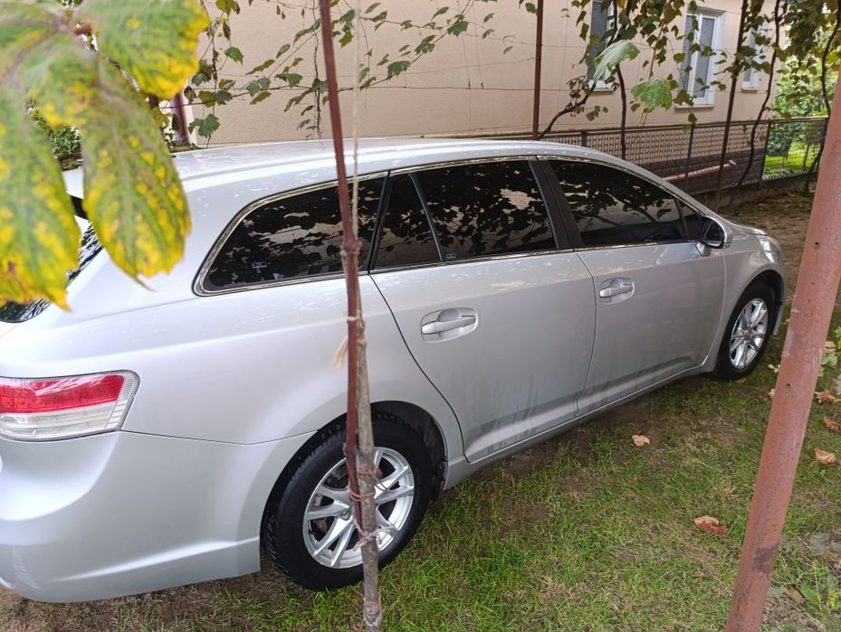 Toyota Avensis 2.0 дизель