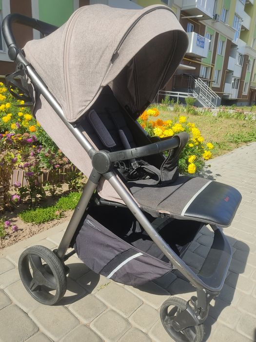 Прогулянкова коляска carello bravo