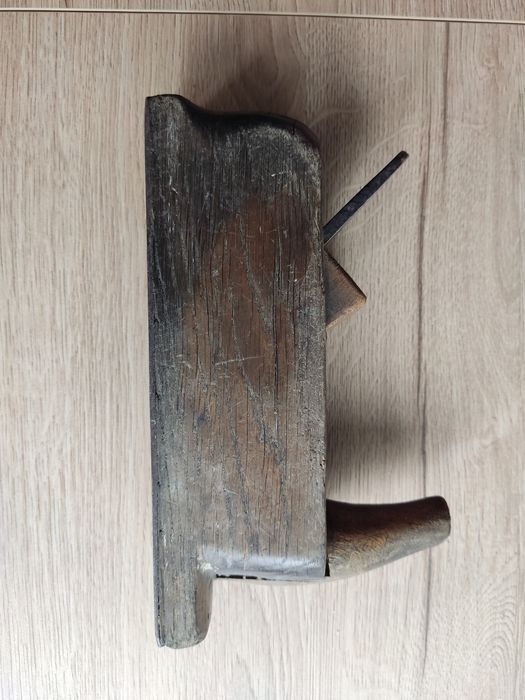 Stary drewniany hebel strug stolarski