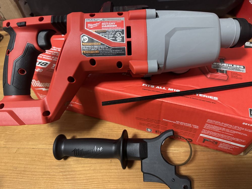 Перфоратор акумуляторний Milwaukee 2613-20, SDS-PLUS 2,6Дж