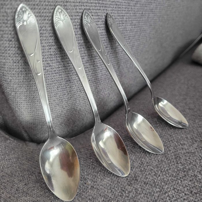 6 starych,ślicznych, małych łyżeczek