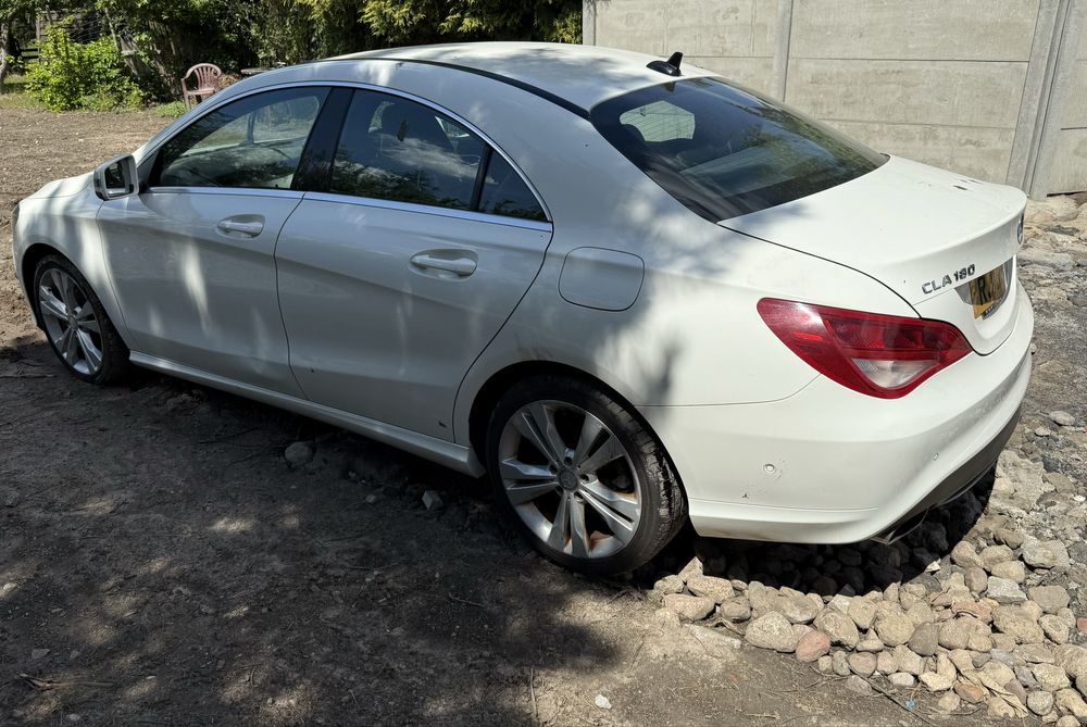 Mercedes-Benz CLA180