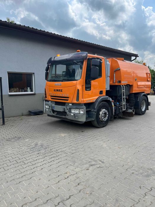 Zamiatarka drogowa, usługi zamiatarka sprzątanie ulic placów