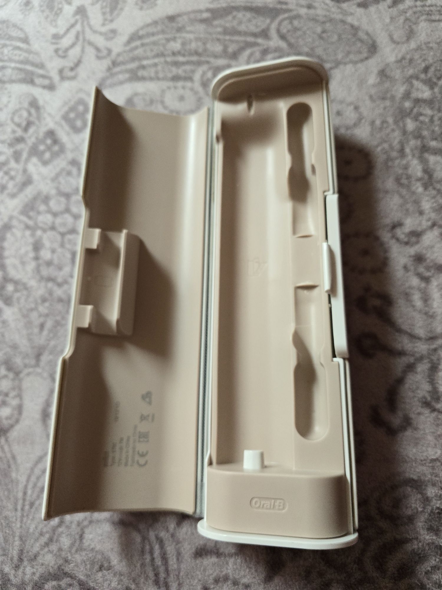 Etui- ładowarka do szczoteczki sonicznej
