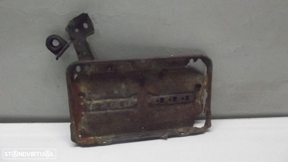 Mercedes 123 base da bateria