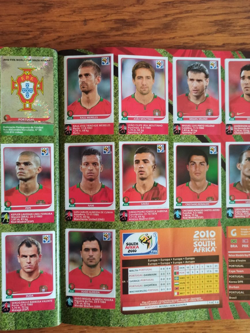 Caderneta Oficial Panini Mundial 2010 . incluí cromo Cristiano Ronaldo