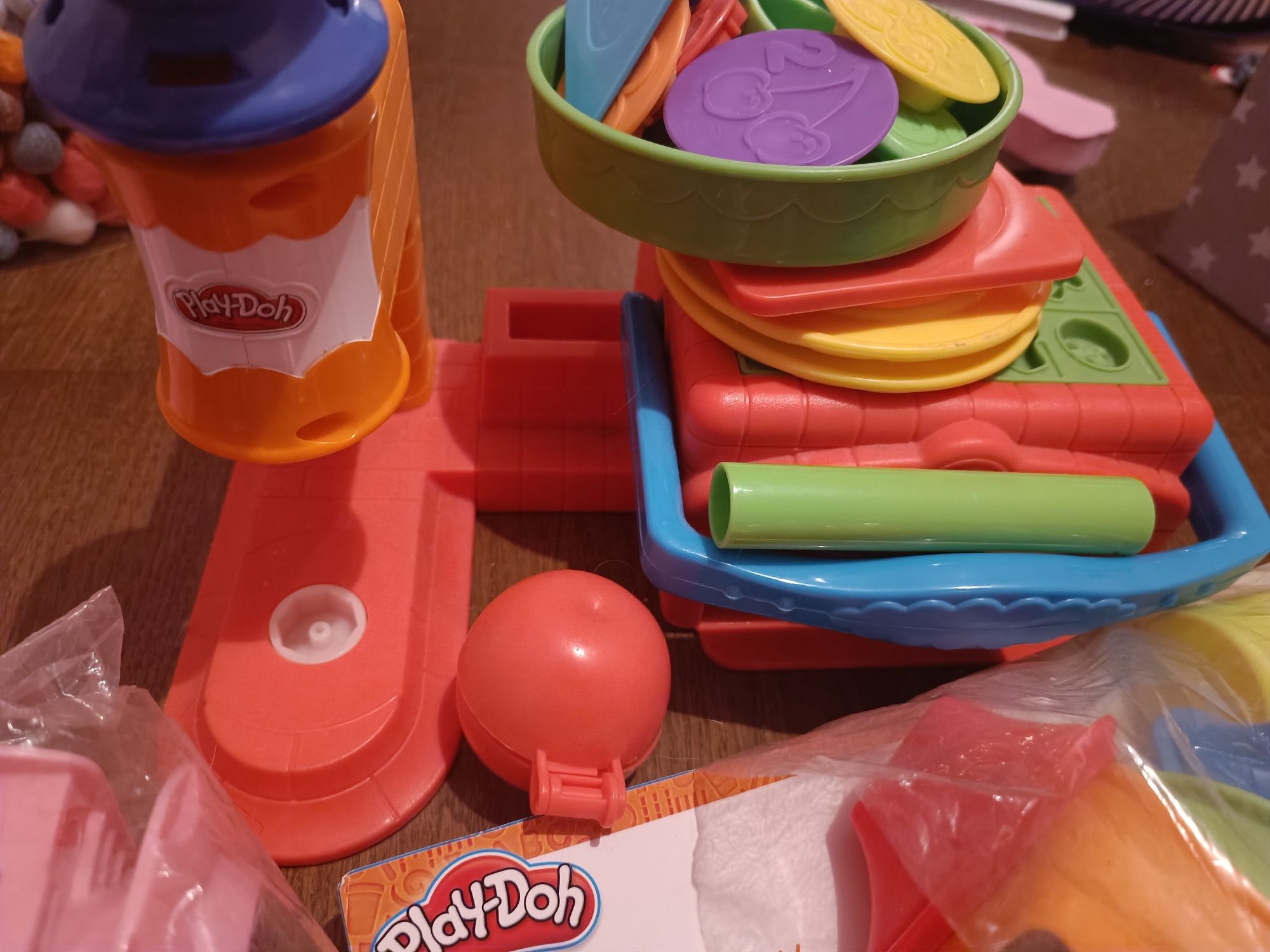 Playdoh pizzeria, fryzjer, ksztalty i kanapka