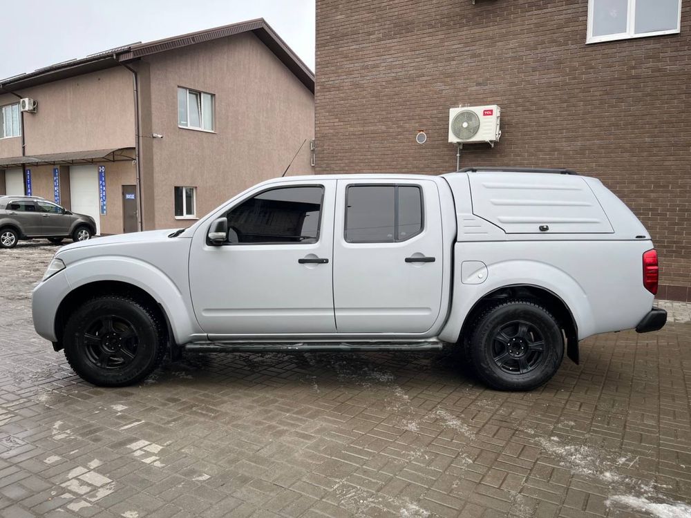 Nissan navara 2012 рік