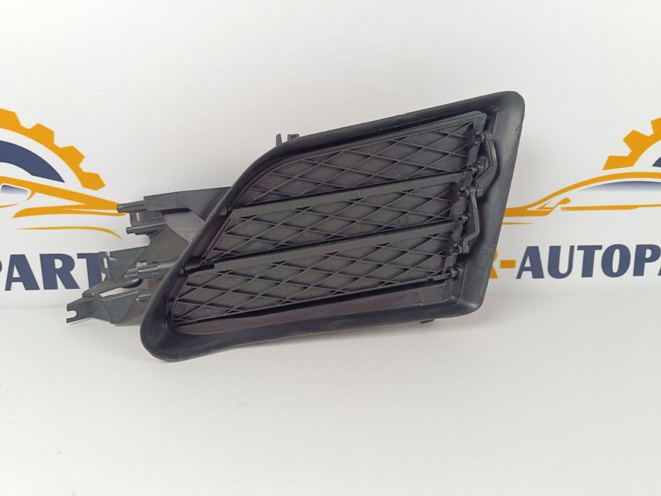 Люверс правий  (без моторчика) Model S 2016-2021  1058007-00-J