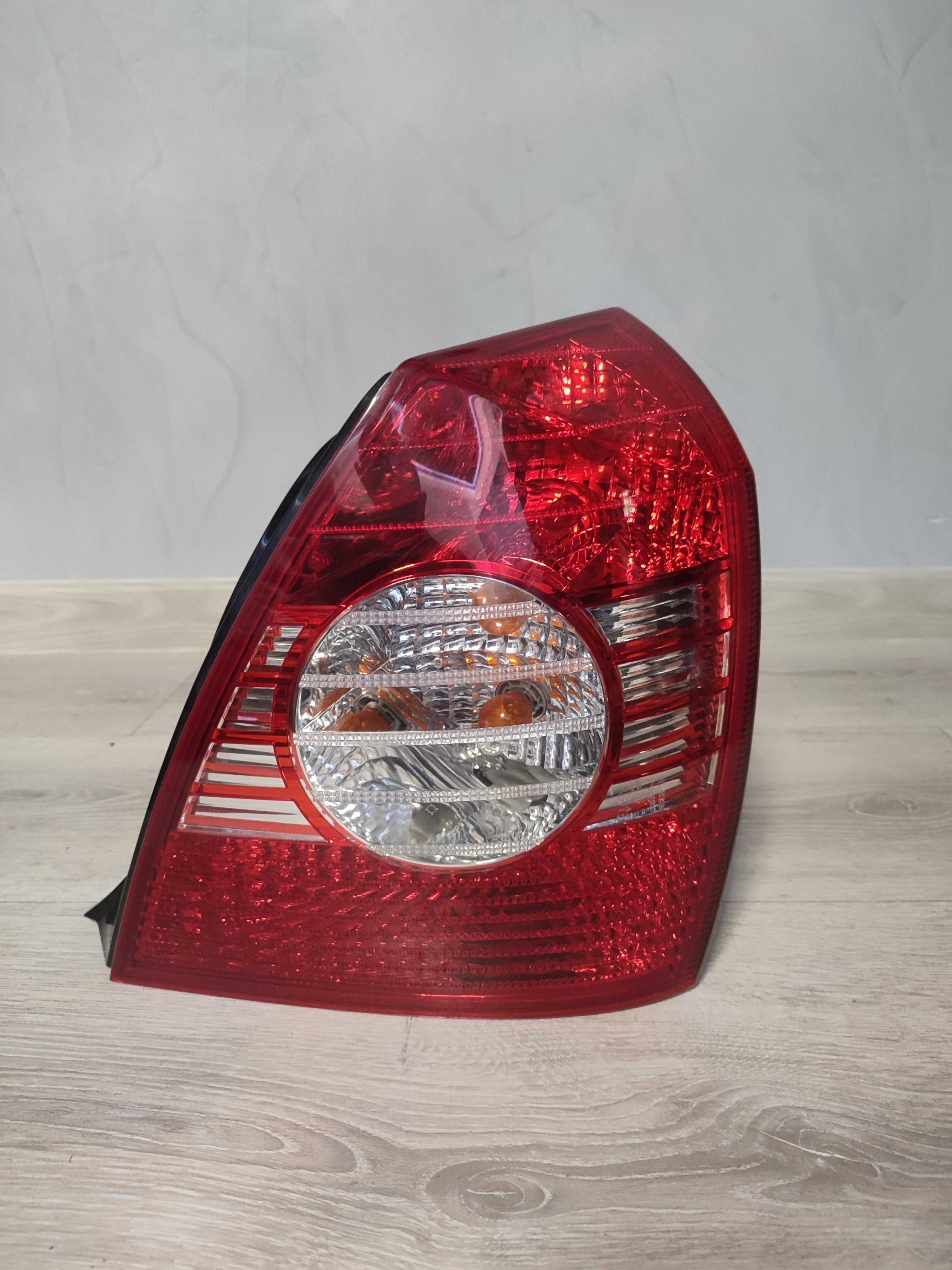 Lampa prawa tylna prawy tył Hyundai Elantra