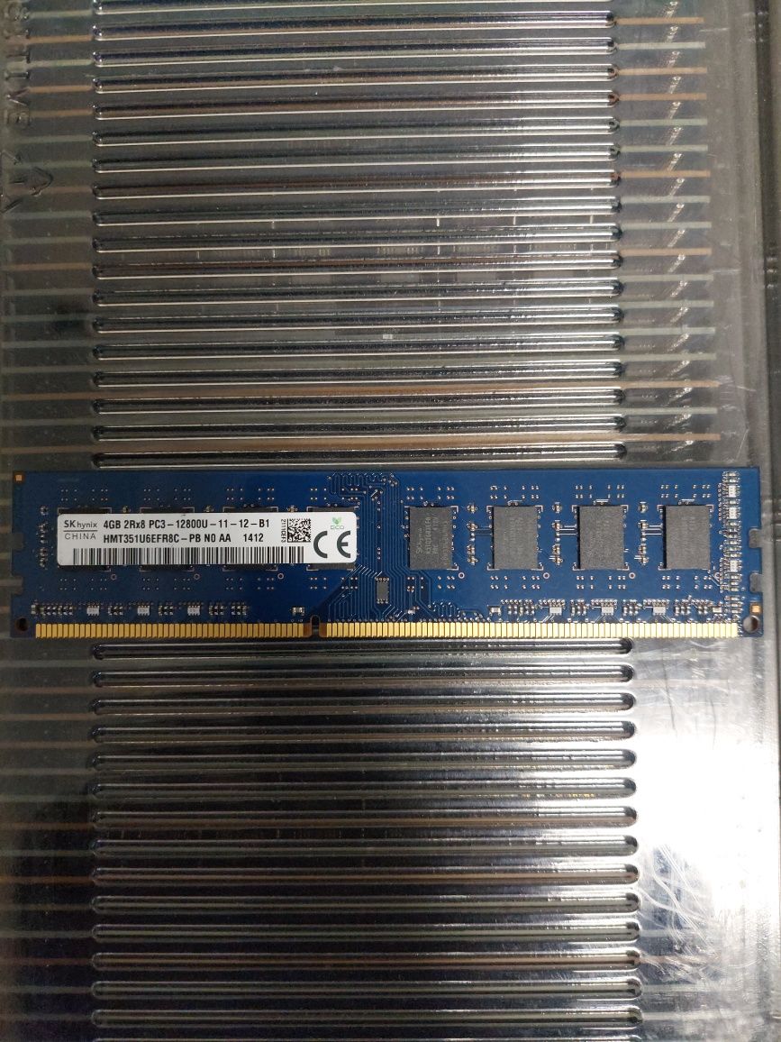 Продам оперативну пам'ять SK hynix DDR3 4Gb 1600MHz PC3-12800U б/к