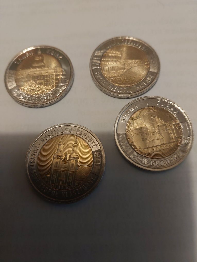 Sprzedam zestaw 9 monet okolicznościowych 5 zł