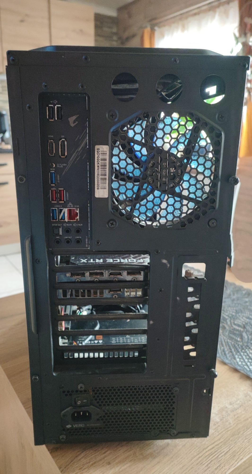 Komputer Gamingowy Ryzen 5 5600X / RTX 3060 / 32GB RAM + Monitor 165Hz