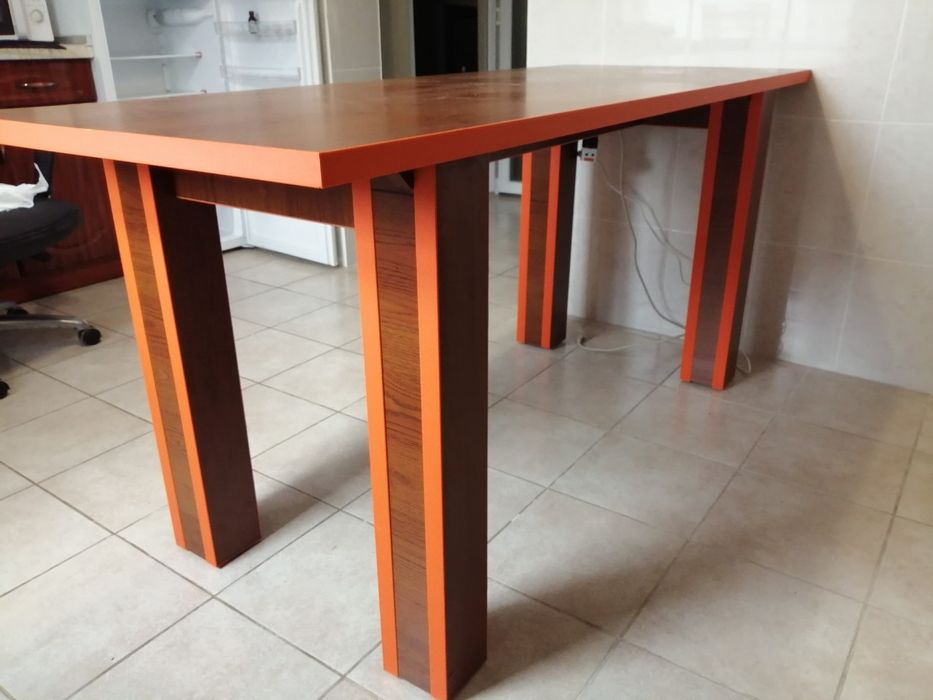 Обідній стіл з лавкою