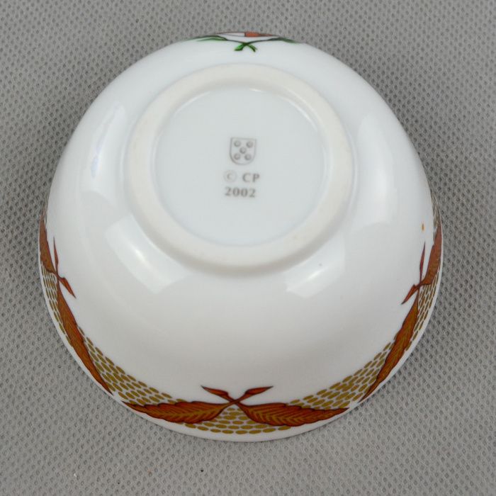 Taça e pires em porcelana - Reprodução de Companhia das Índias n6