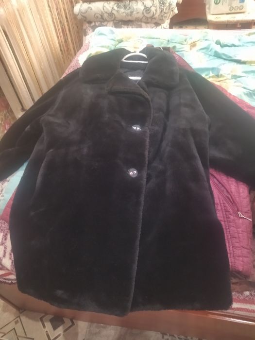 Жіноча шубка. З еко хутра