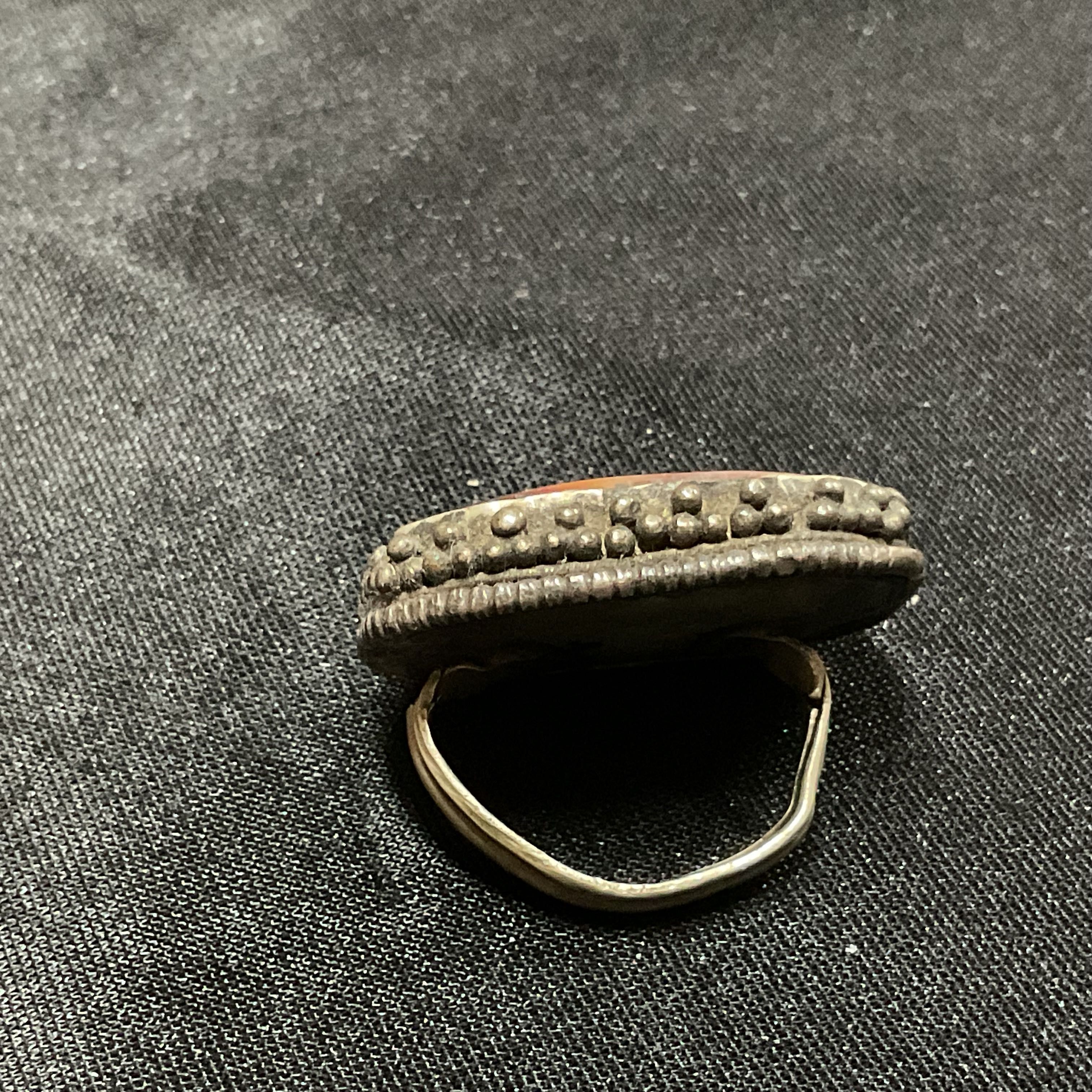 Anel peça vintage ,peça com 3,5 cm discrição abaixo