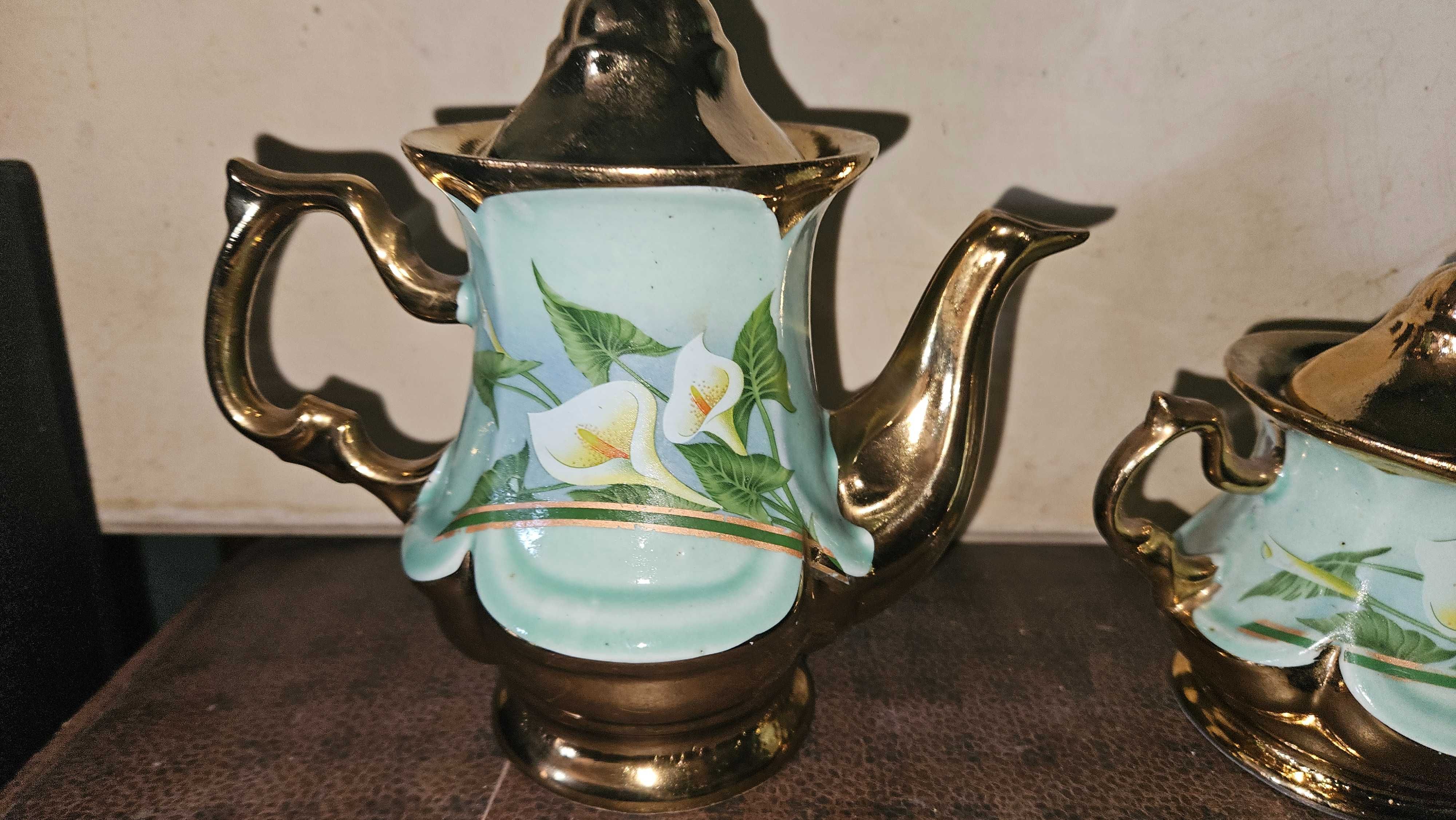 Заварник(чайник) и сахарница каллы