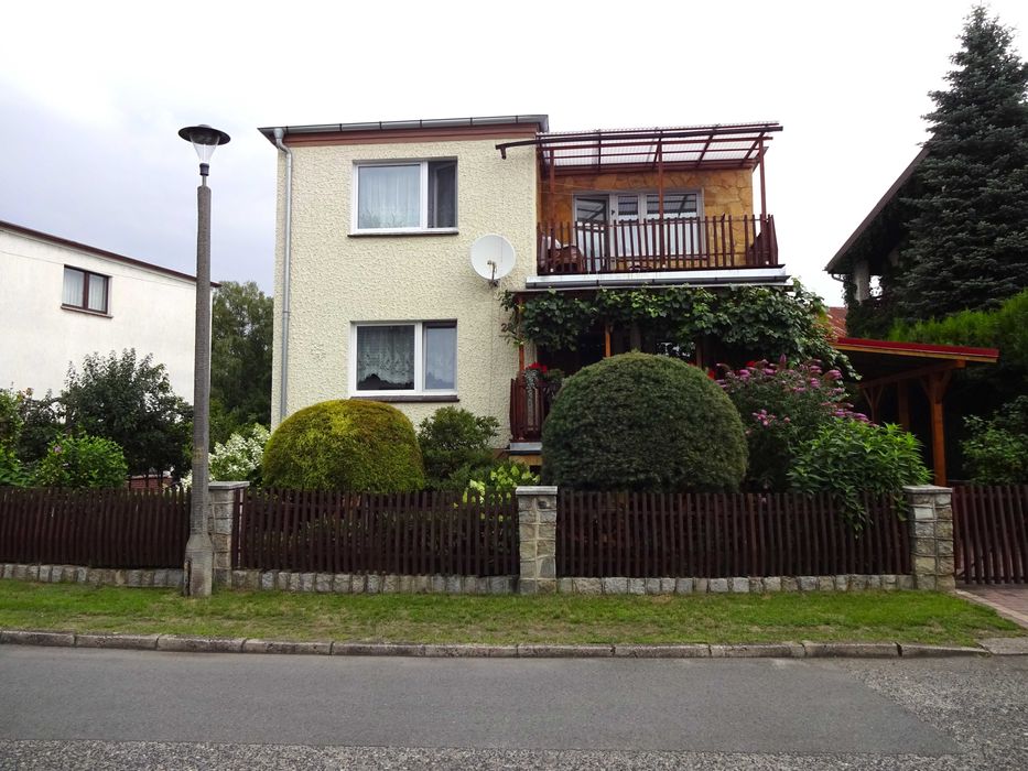 Sprzedam zadbany dom z wyposażeniem. Bez pośredników.