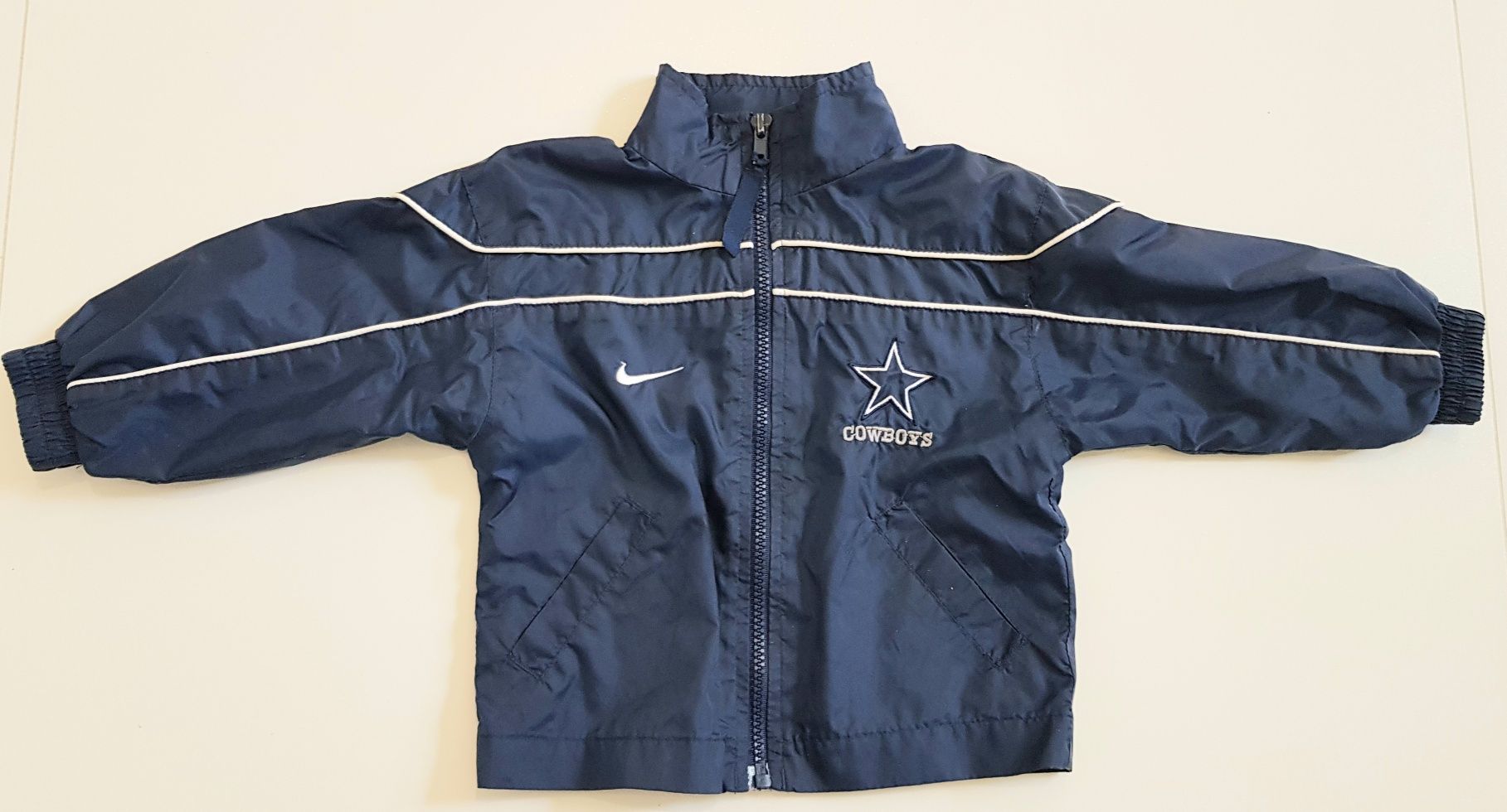 Kurtka wiatrówka Nike kieszonki