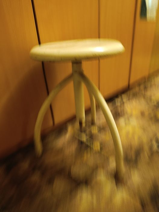 Stołek lekarski obrotowy z PRL