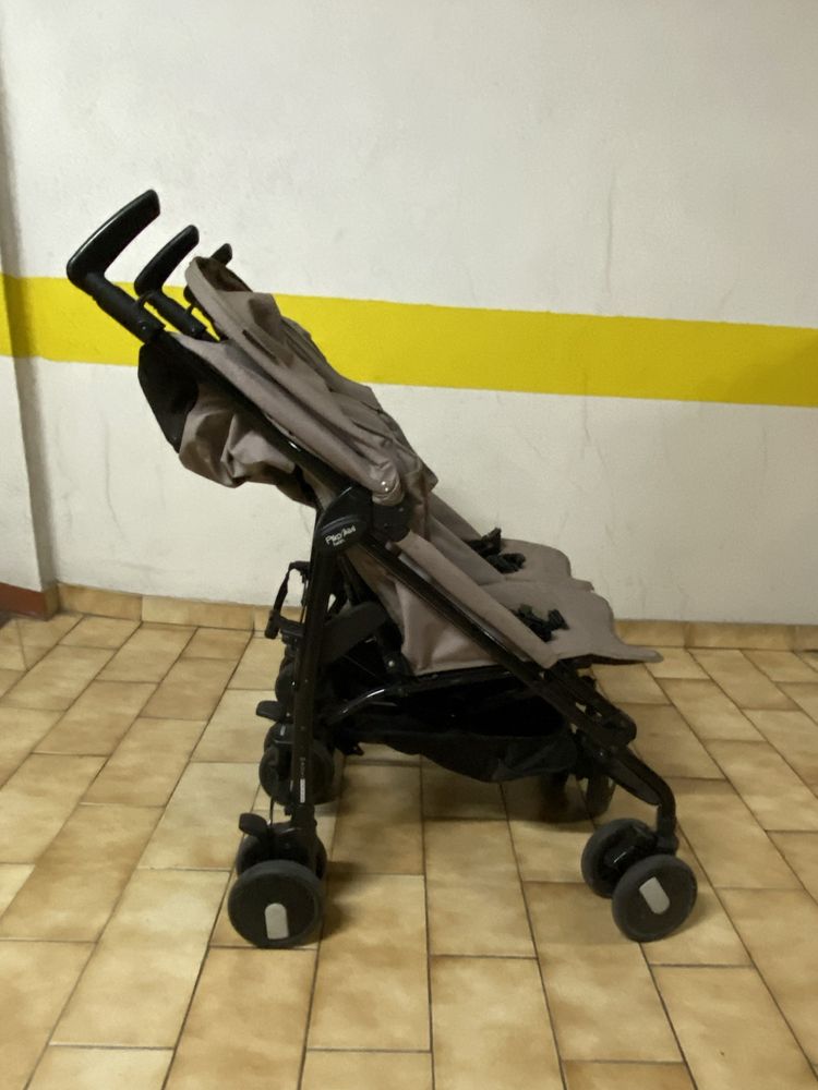 Carrinho de gémeos