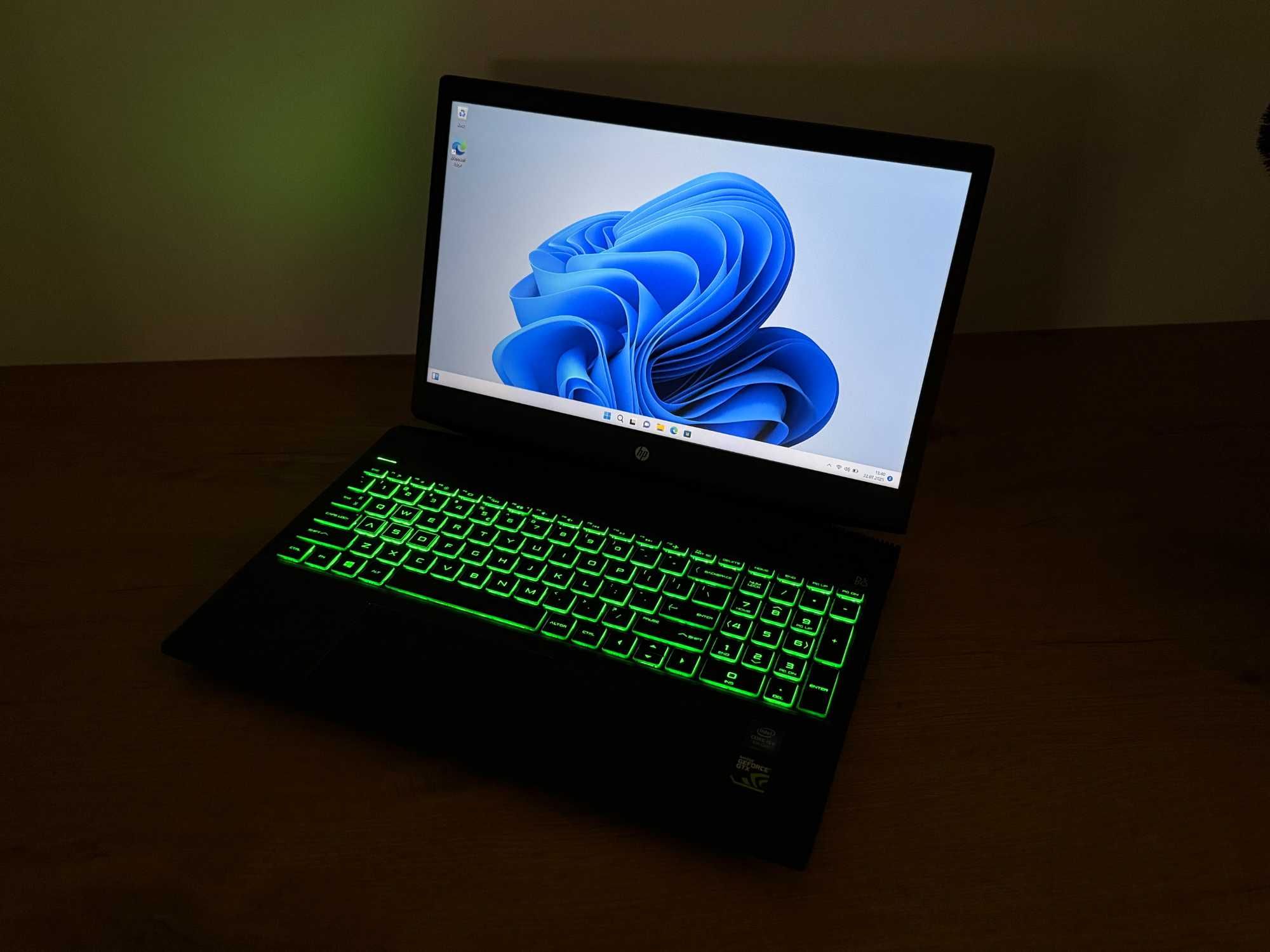 1350 HP GAMING i5-8300H. 8x 4.00GHz. 1240GB SSD M2, GTX 1050. 12GB RAM