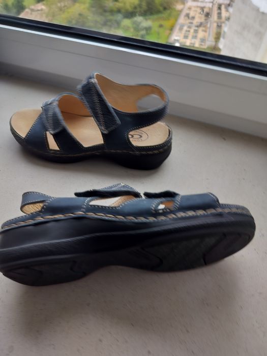 Vendo sandálias ortopédicas