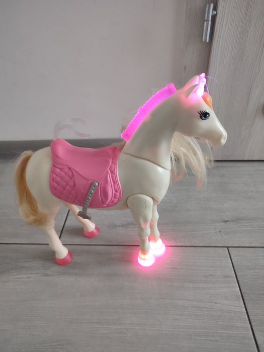 Zabawka koń Barbi
