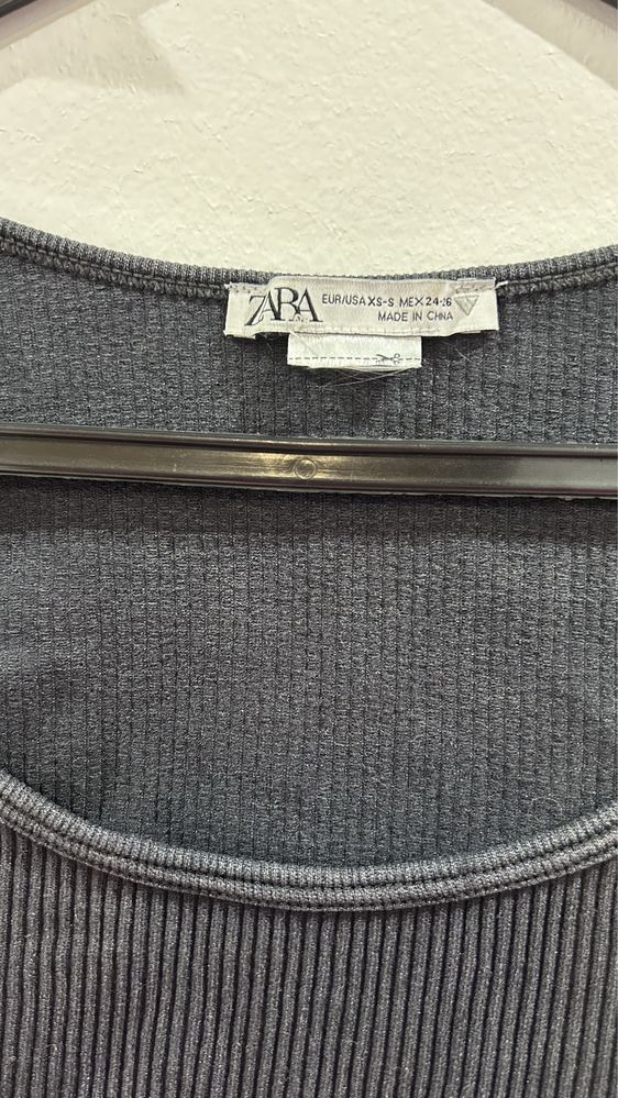 Cropped decotado Zara